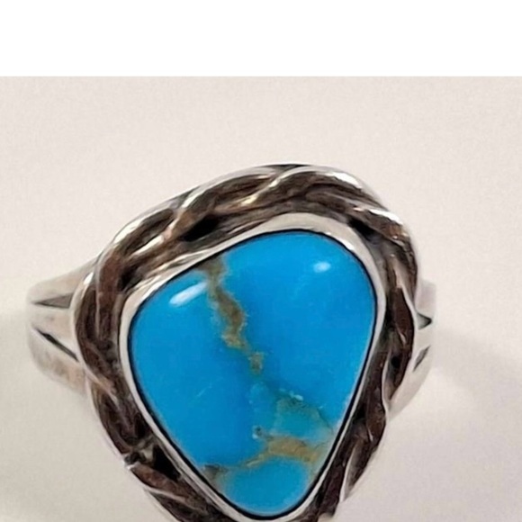 Native American Vintage Sterling Silver Turquoise Ring - Picture 4 of 16